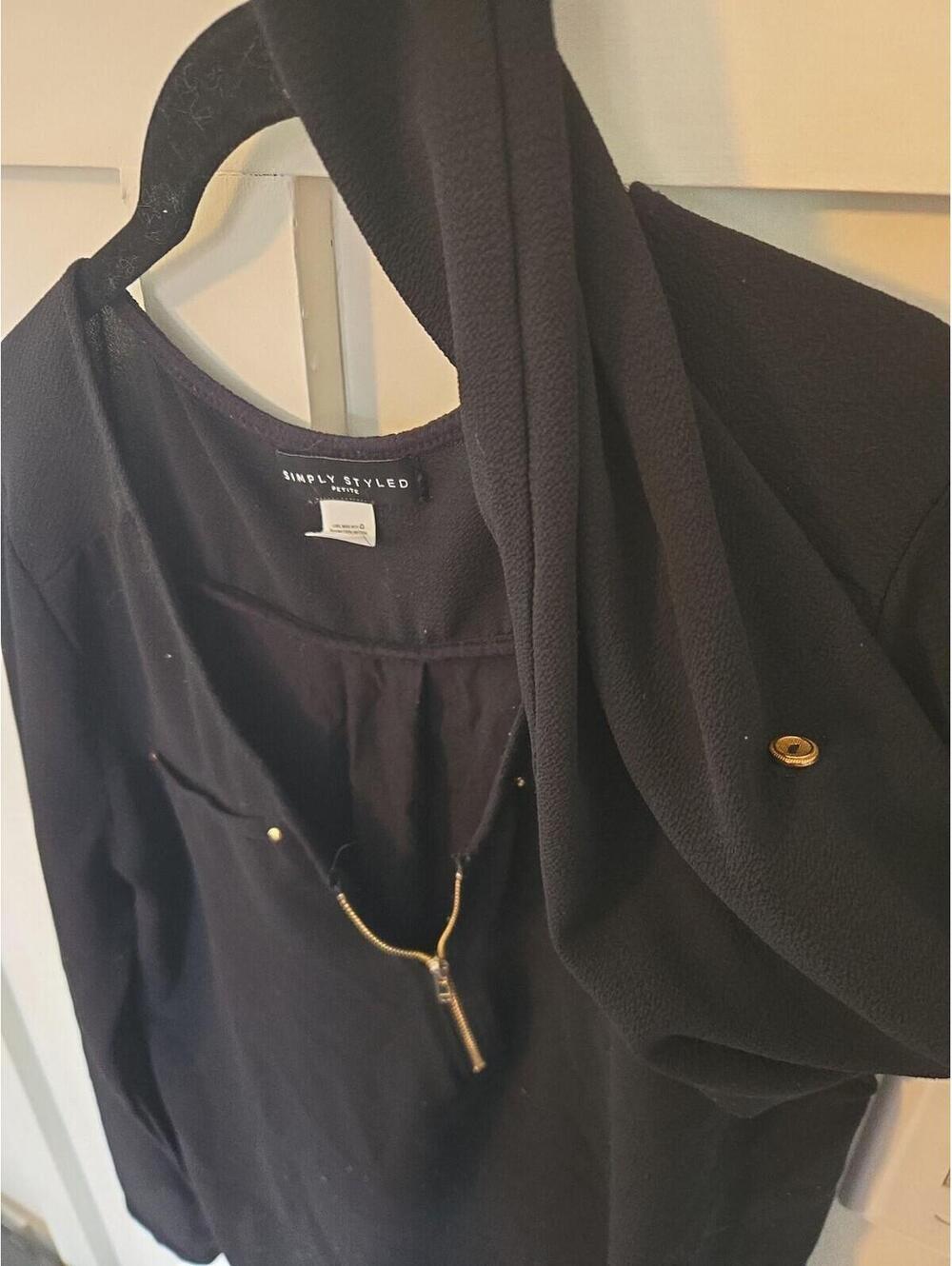 Simply Styled Petite Black Zip-Neck Blouse with Gold Accents Petite M - Picture 6 of 6